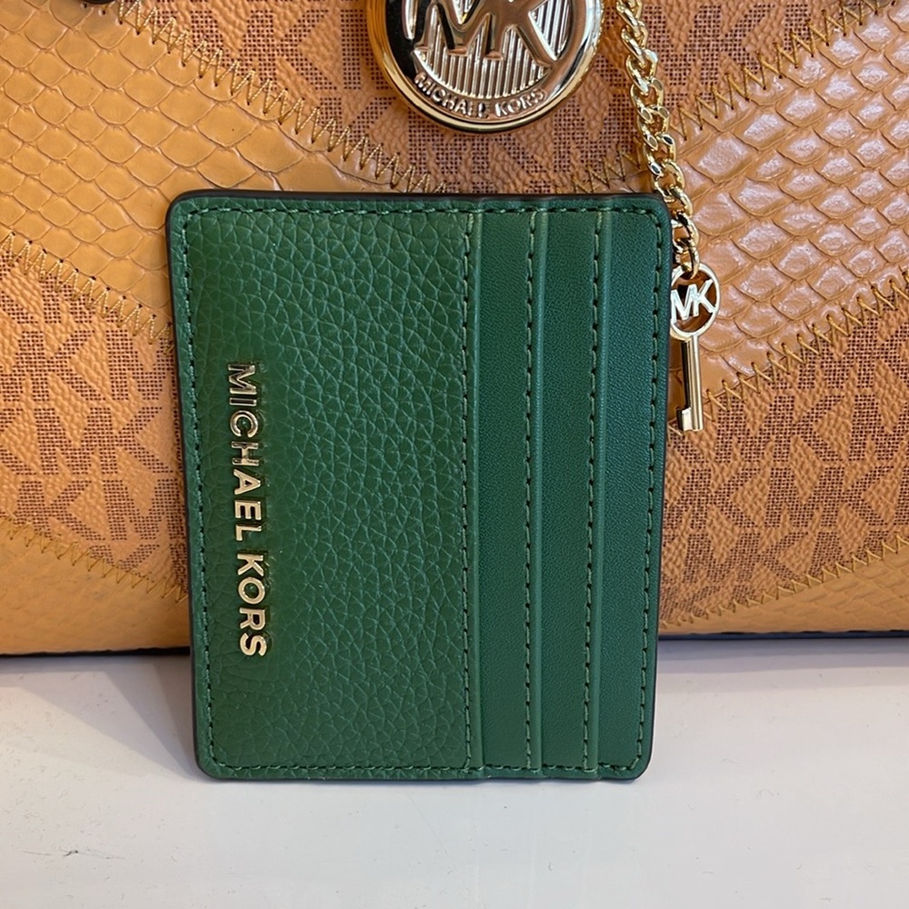 MICHAEL KORS
Large Pebbled Leather Card Holder Case
Fern Green 
NWT - Picture 11 of 16